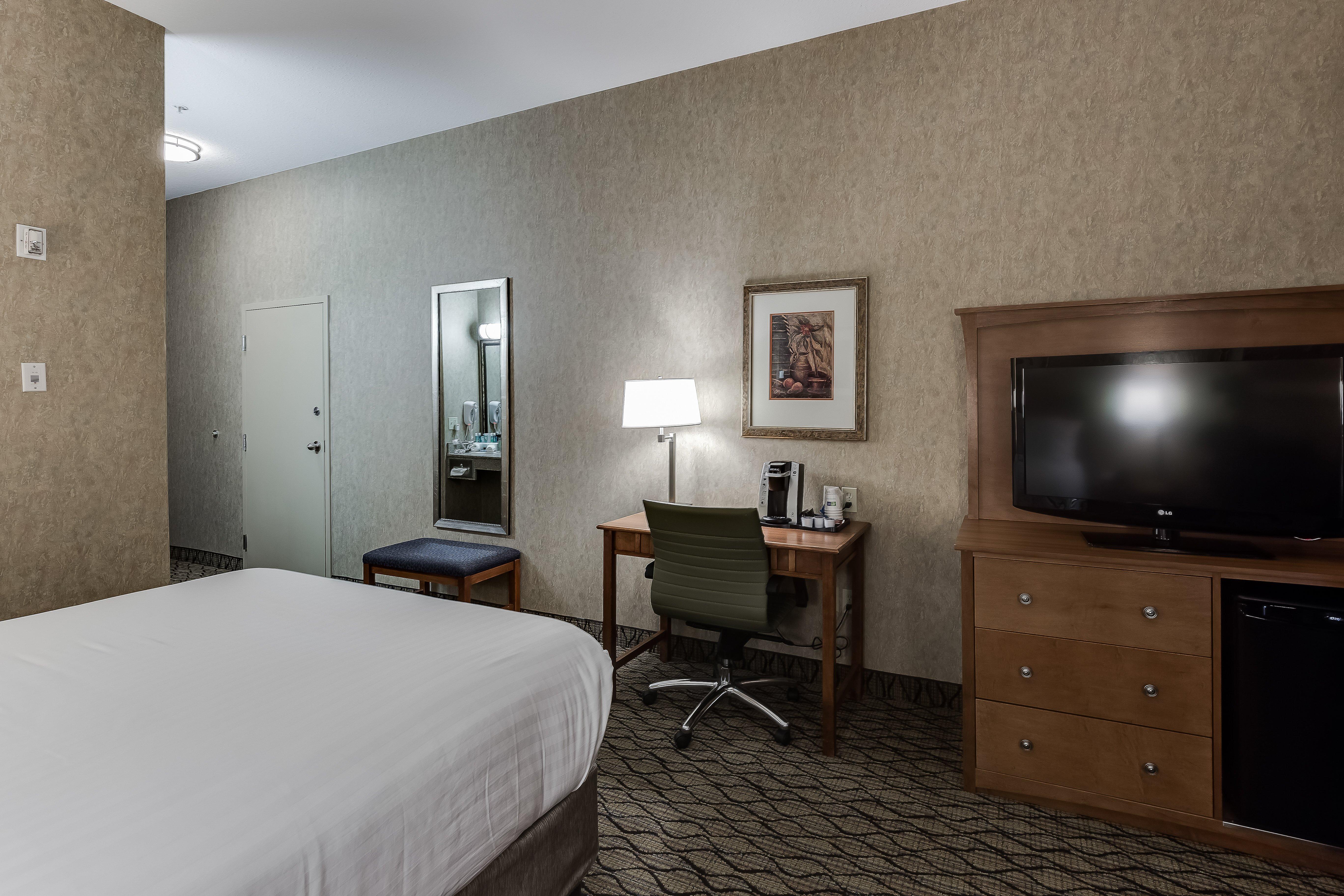 Holiday Inn Express Hotel & Suites Saskatoon By Ihg Экстерьер фото