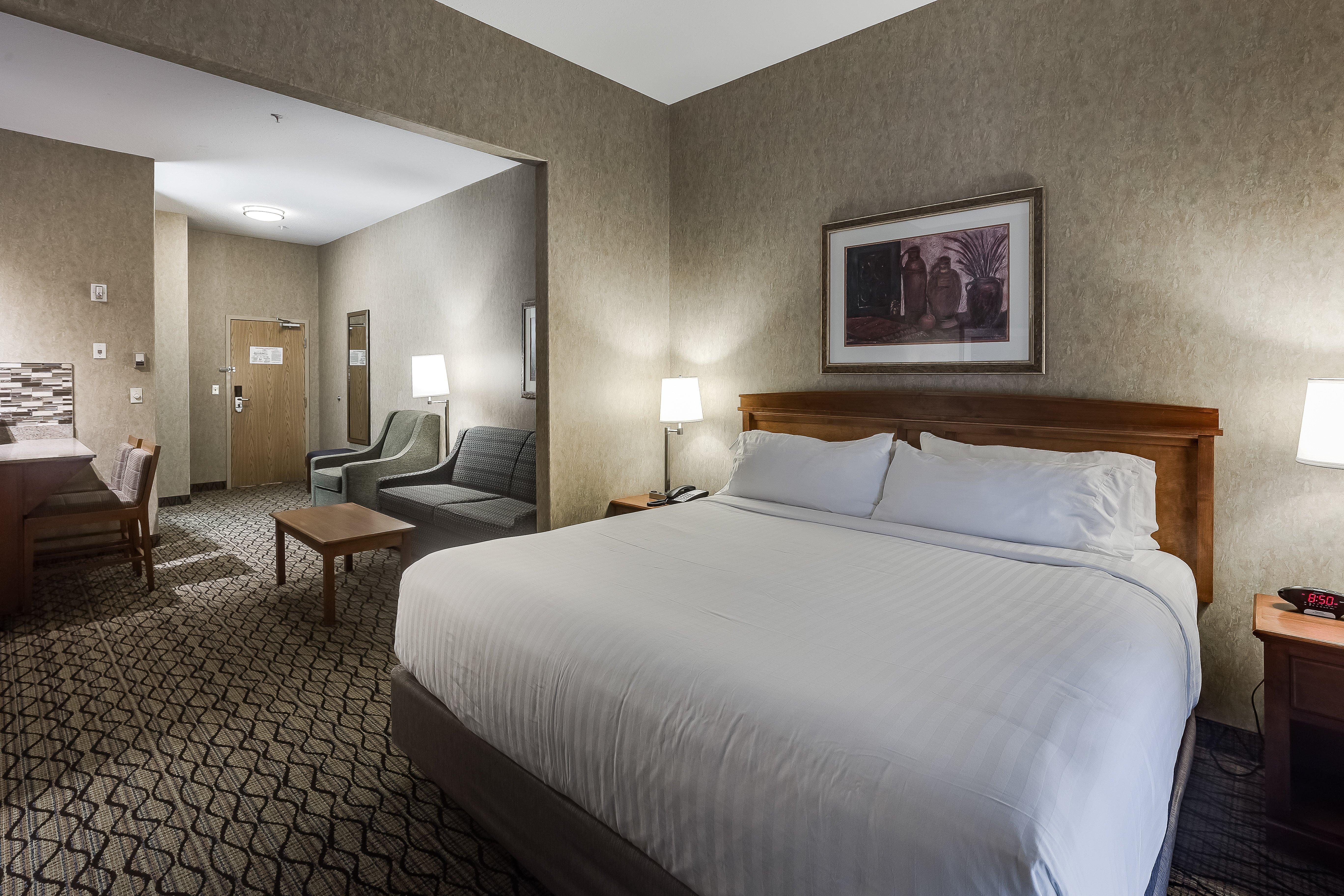 Holiday Inn Express Hotel & Suites Saskatoon By Ihg Экстерьер фото