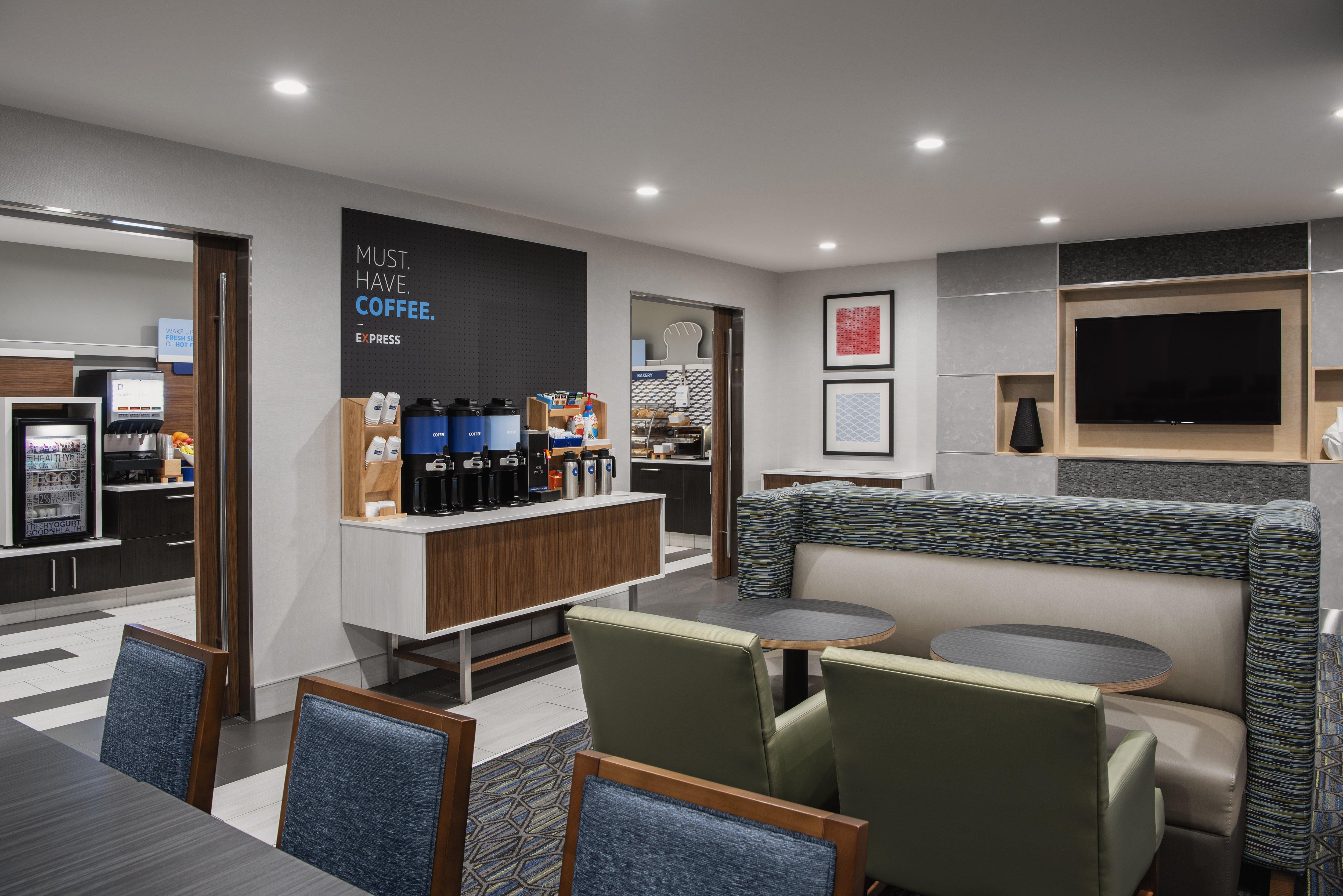 Holiday Inn Express Hotel & Suites Saskatoon By Ihg Экстерьер фото