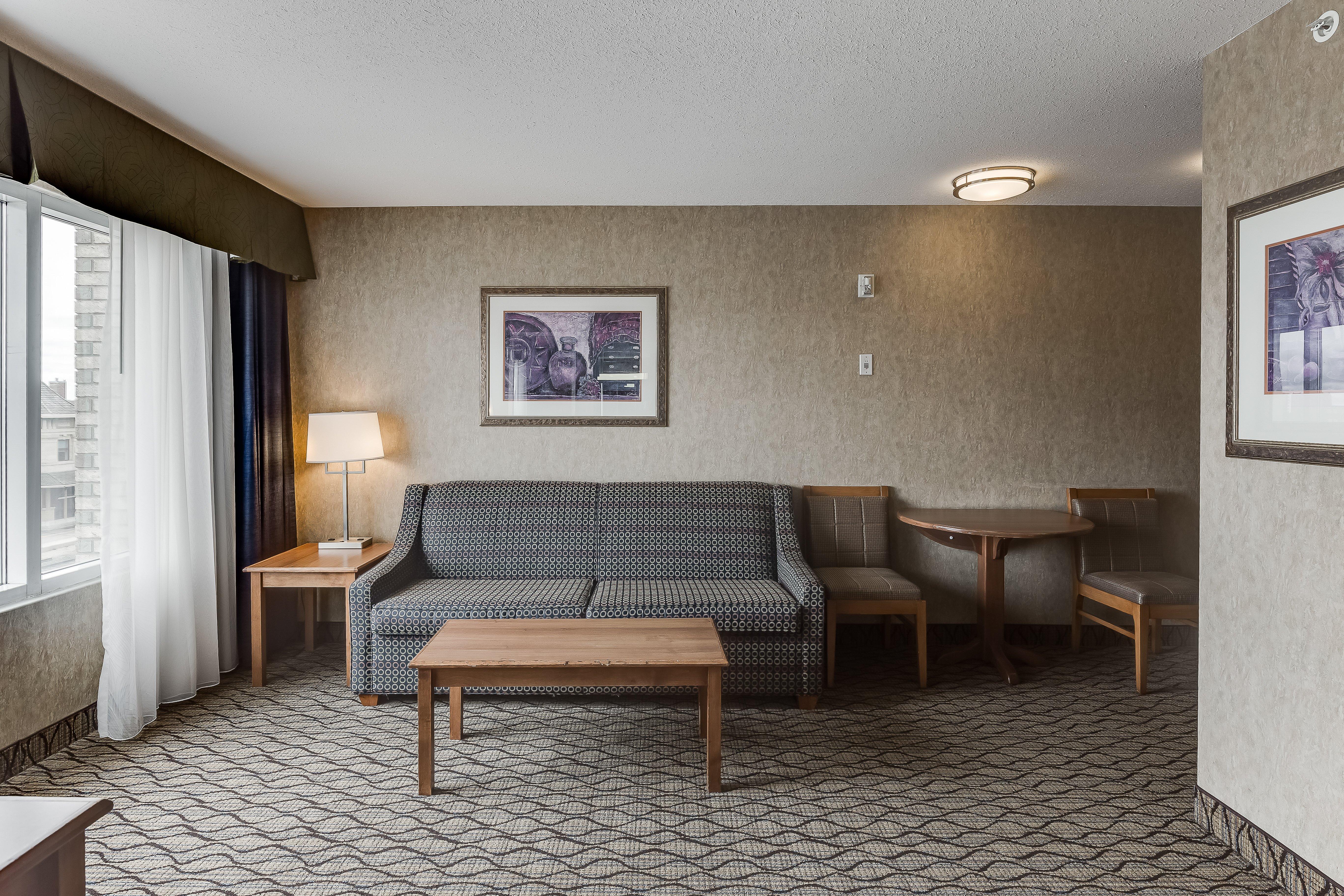 Holiday Inn Express Hotel & Suites Saskatoon By Ihg Экстерьер фото